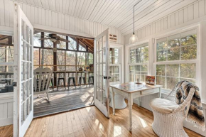 Gwen's Nest- a unique luxury family cottage in the woods